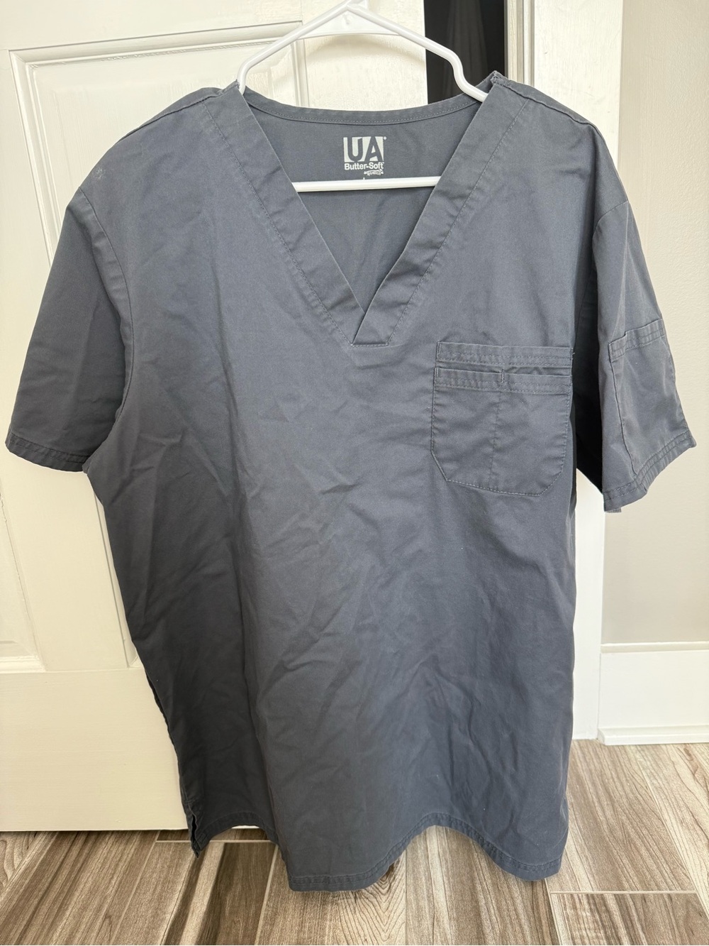 Uniform Advantage Men's Gray V-Neck Scrub Set